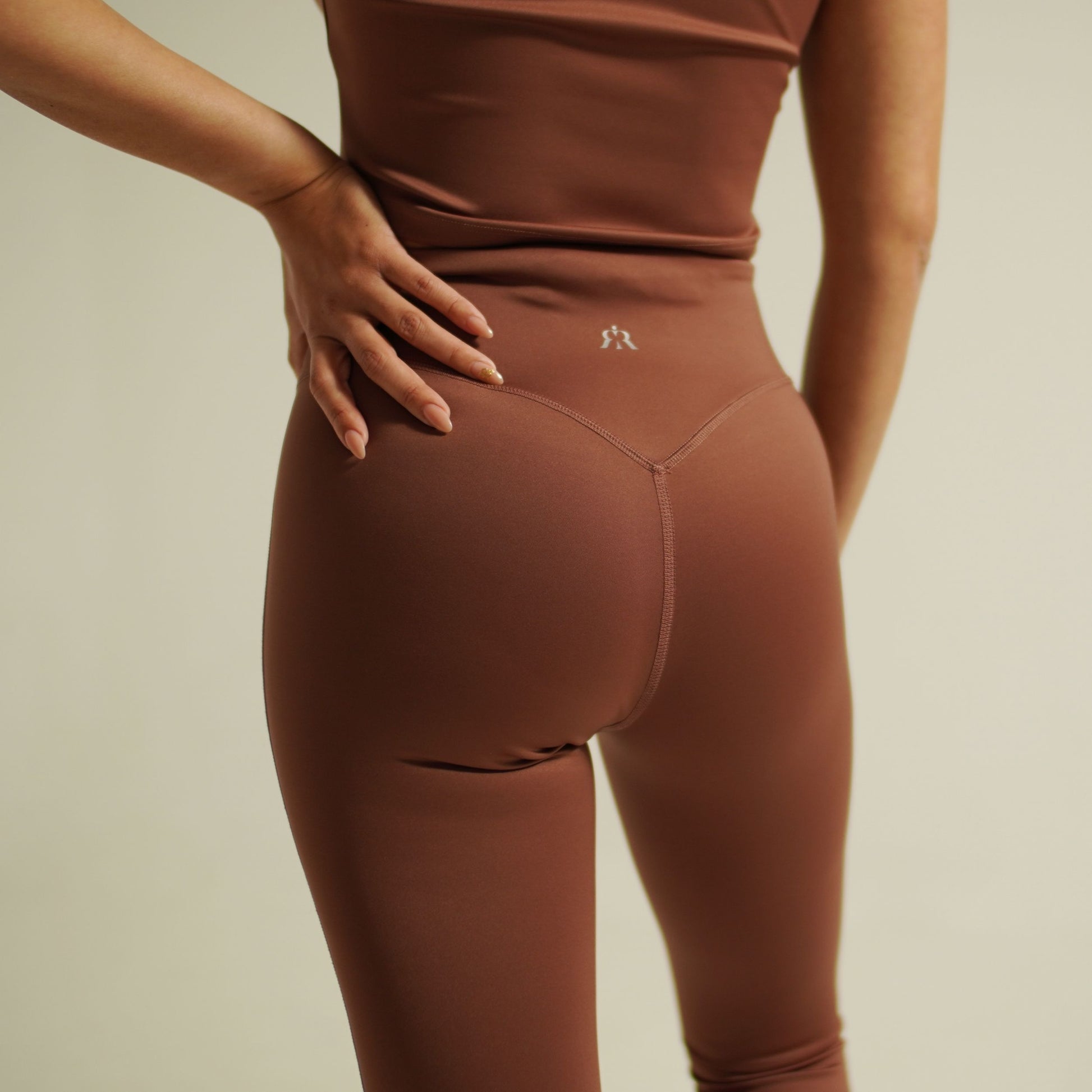 element high-rise dusty mauve leggings back logo detail close-up
