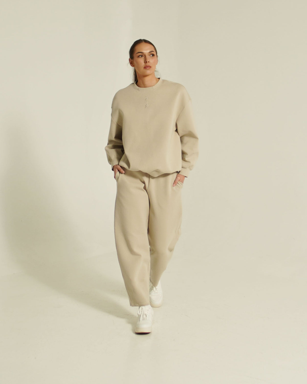 women’s FORM crew neck sweatshirt light taupe styled with matching jogger
